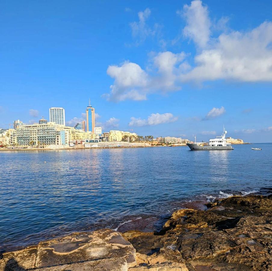 Appartamento Kensington By Shmoo - 1 Minute To The Sea Sliema Esterno foto